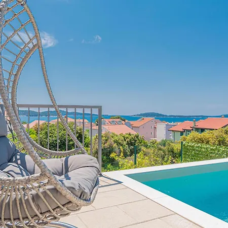 Holiday home Cozy In With Outdoor Swimming Pool *