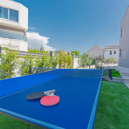 Holiday home Cozy In With Outdoor Swimming Pool