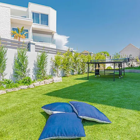 Holiday home Cozy In With Outdoor Swimming Pool Zaboric